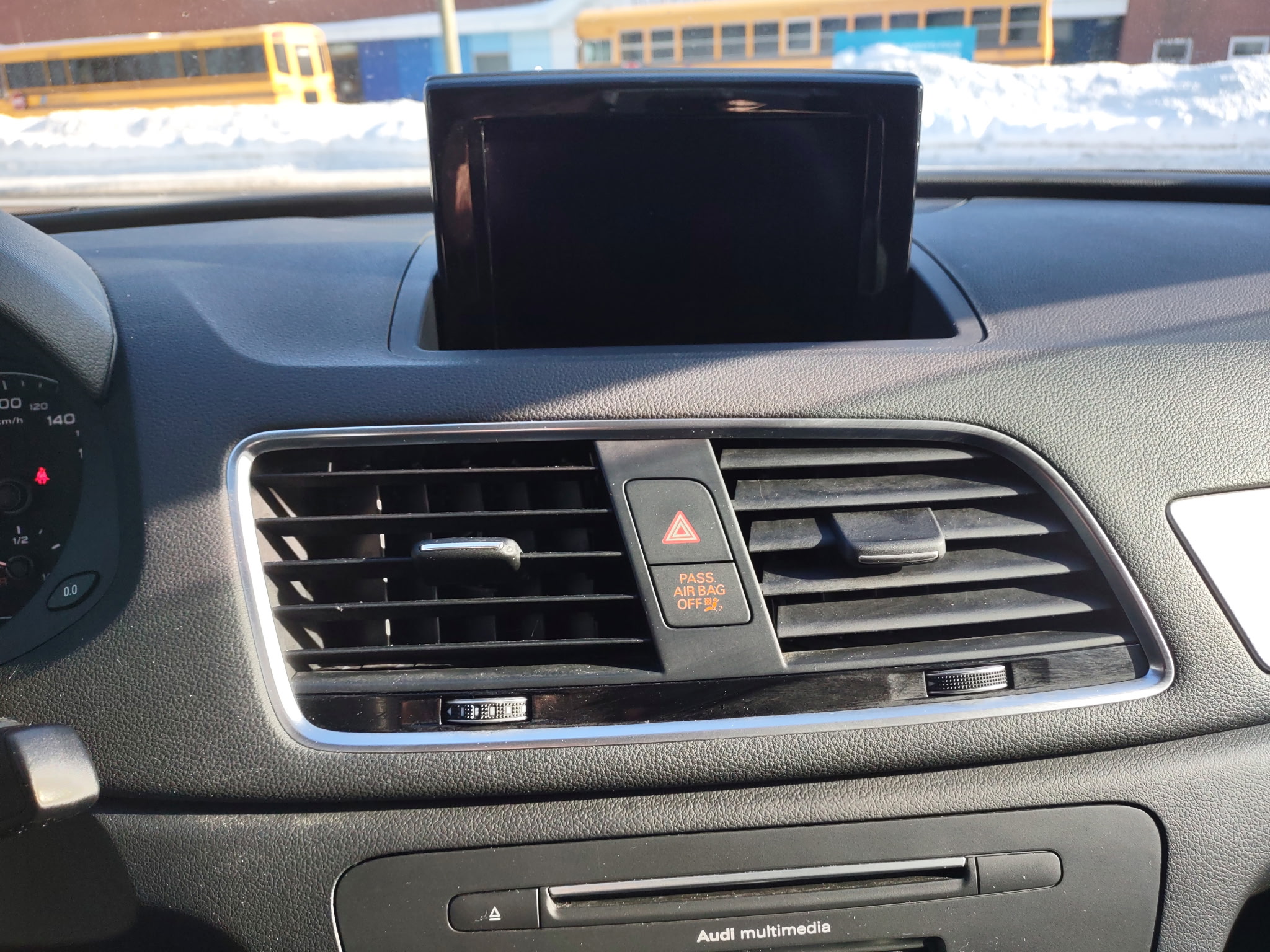 AUDI Q3 2016 - Image 19