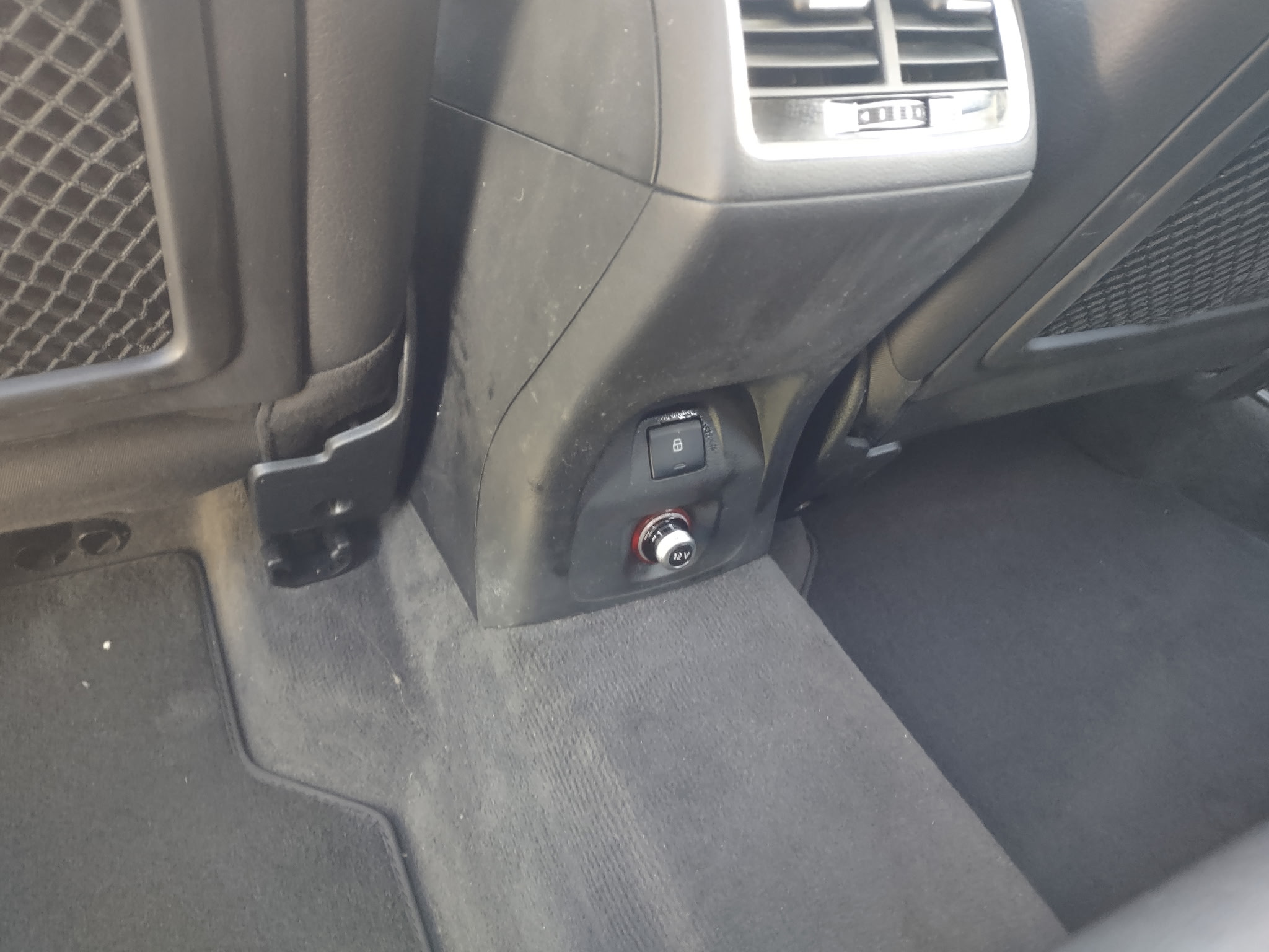 AUDI Q3 2016 - Image 3