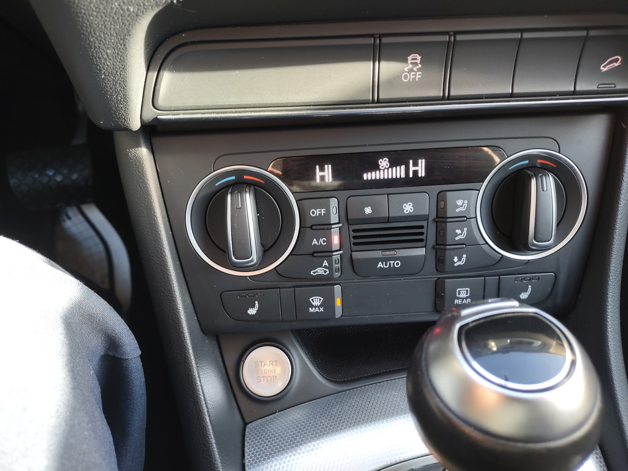 AUDI Q3 2016 - Image 8