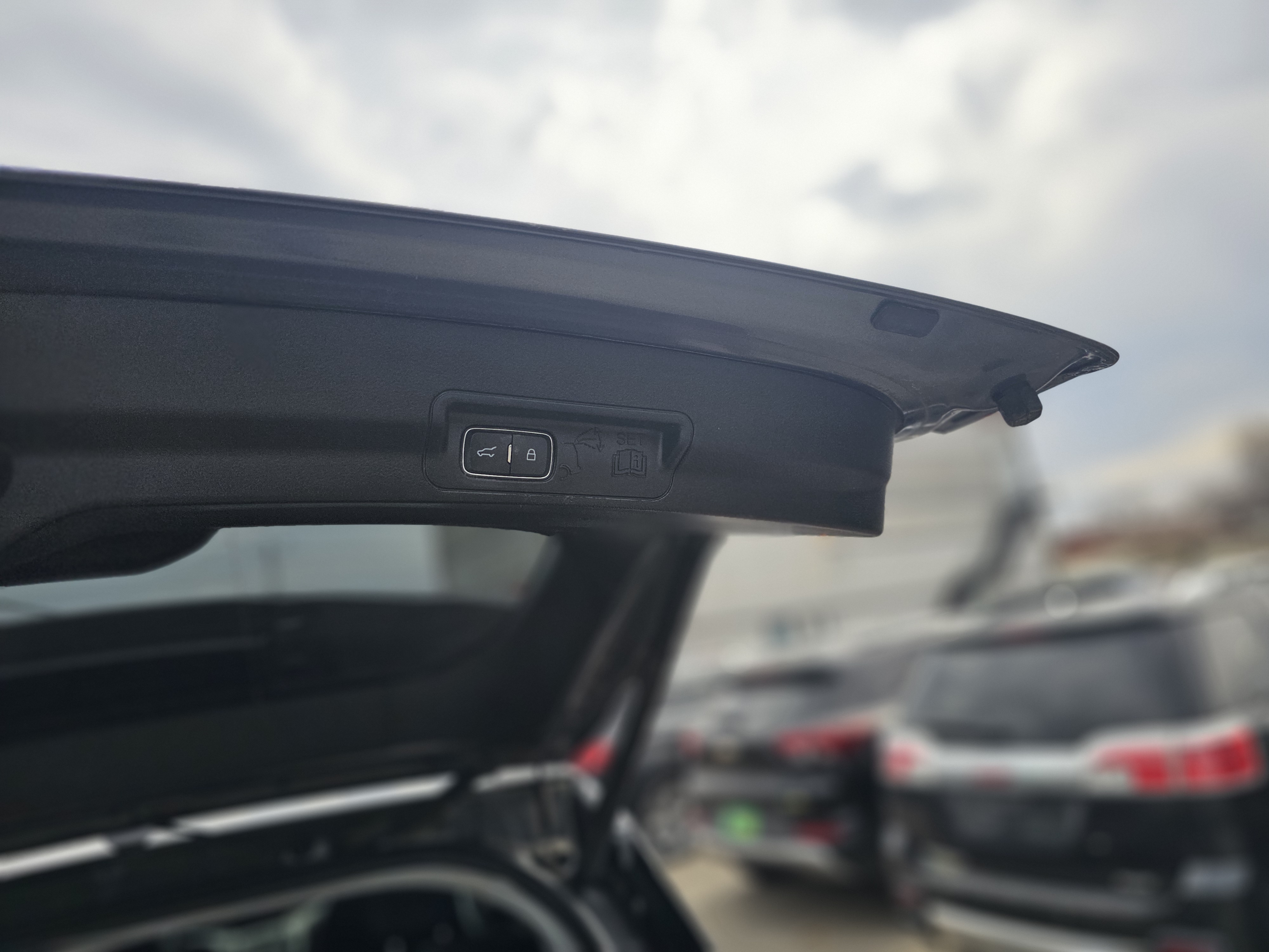 FORD Explorer 2021 - Image 2