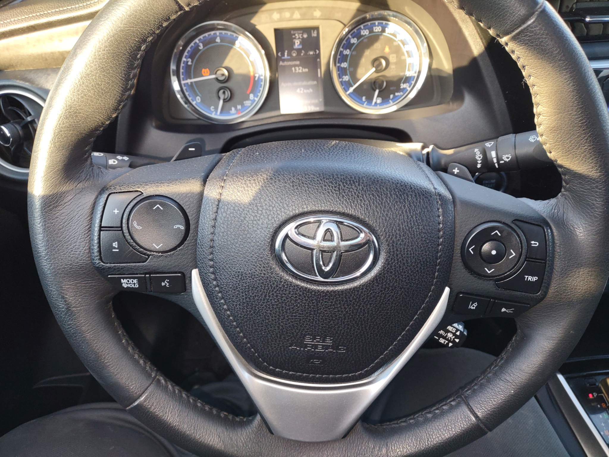 TOYOTA Corolla 2018 - Image 4