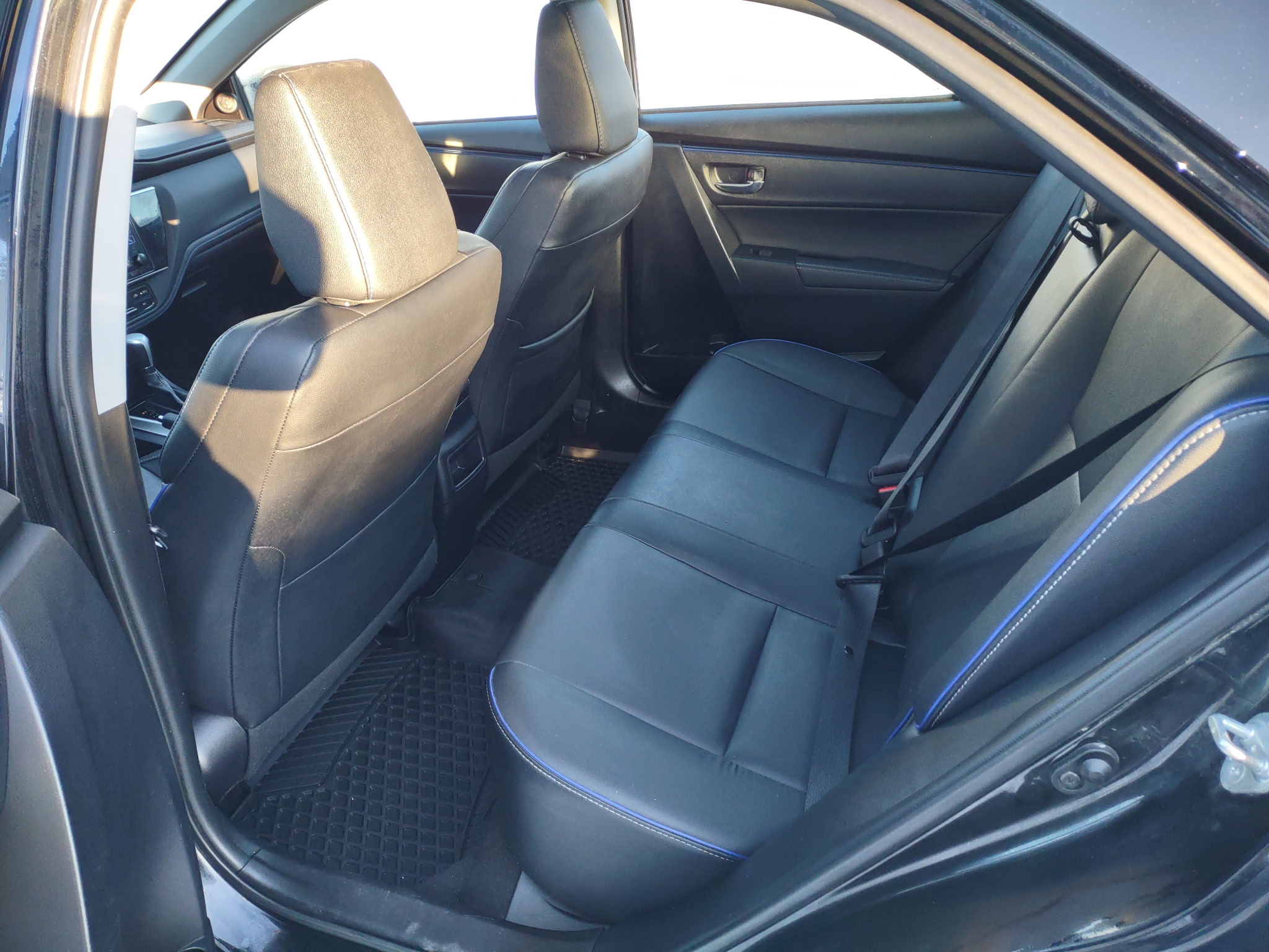 TOYOTA Corolla 2018 - Image 8