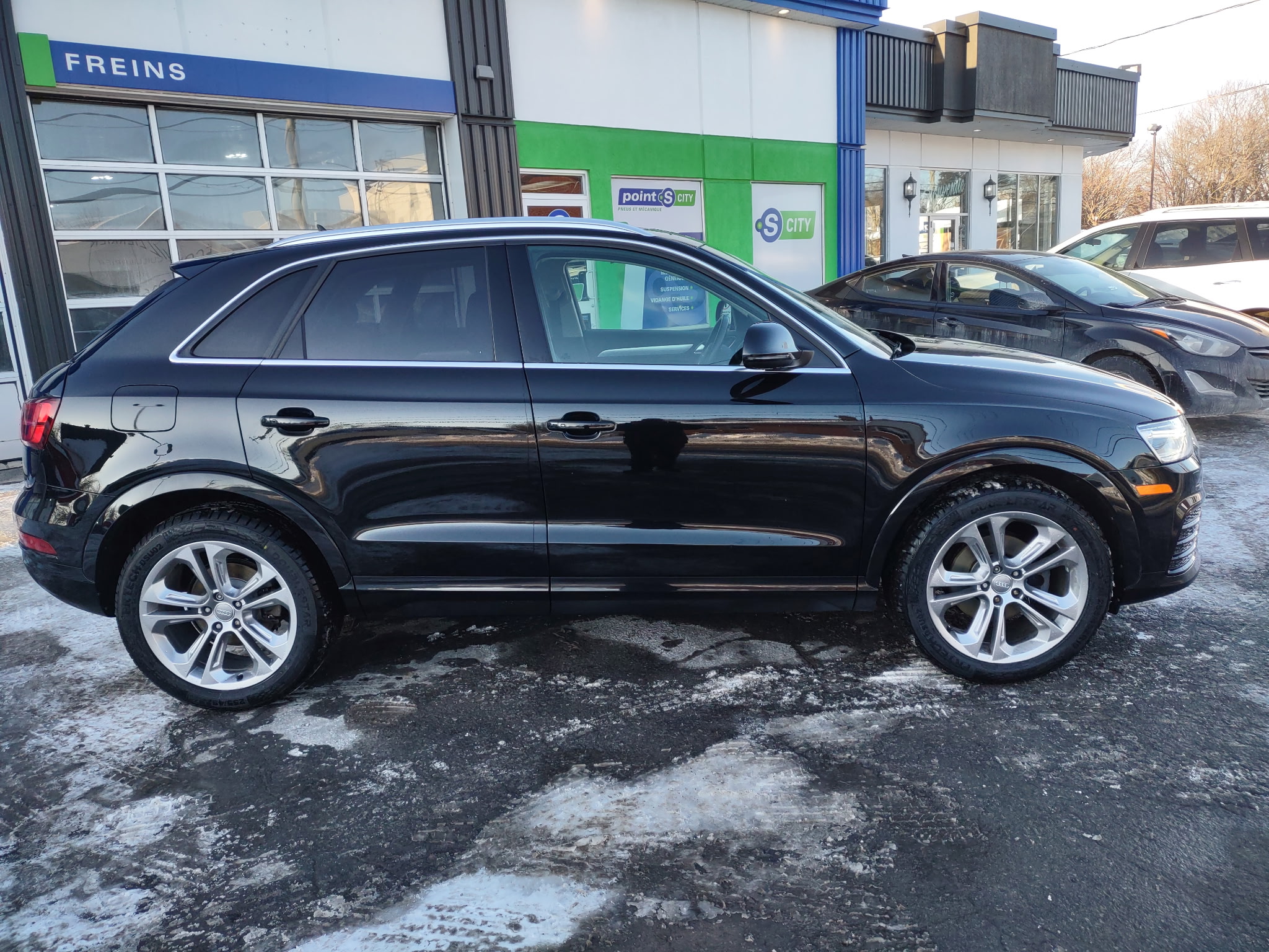 AUDI Q3 2018 - Image 15
