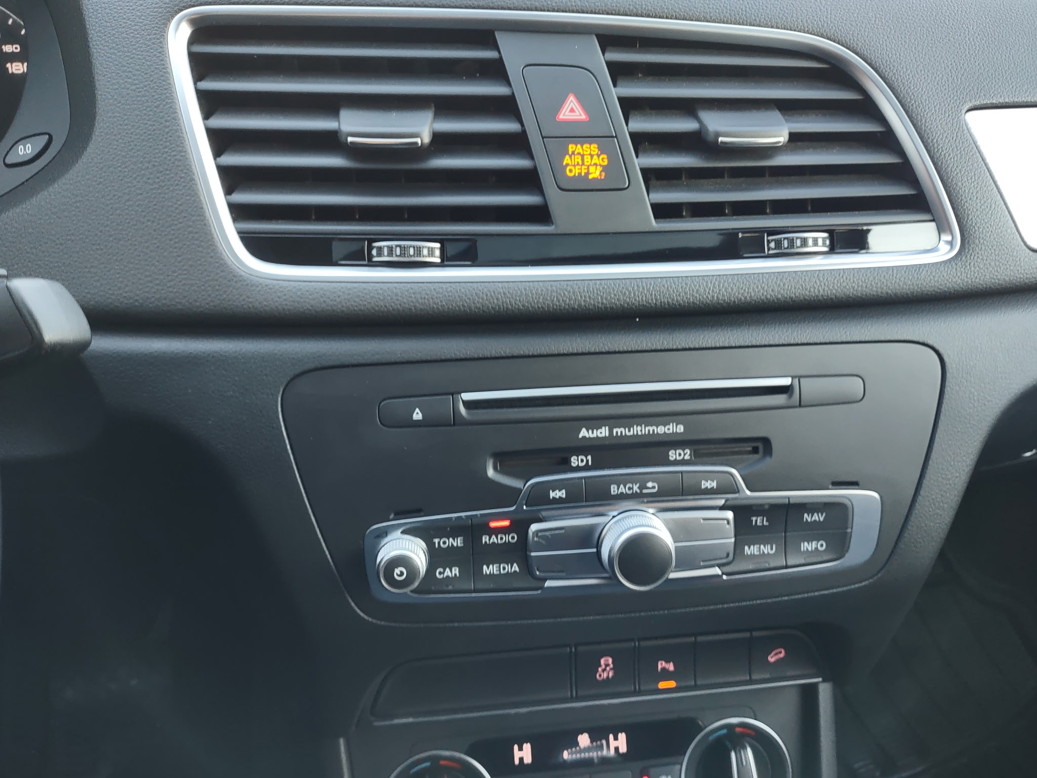 AUDI Q3 2018 - Image 8