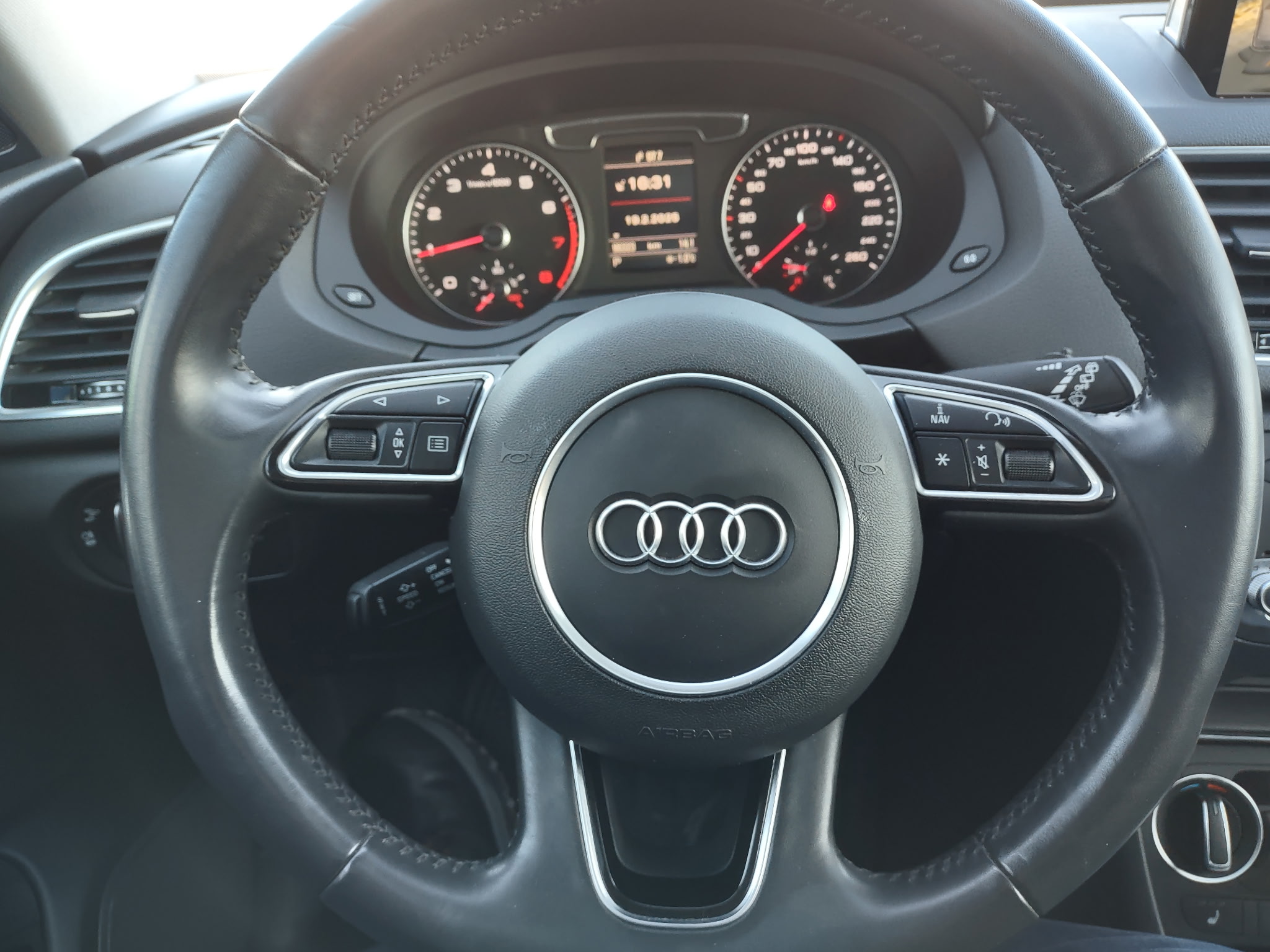 AUDI Q3 2018 - Image 9