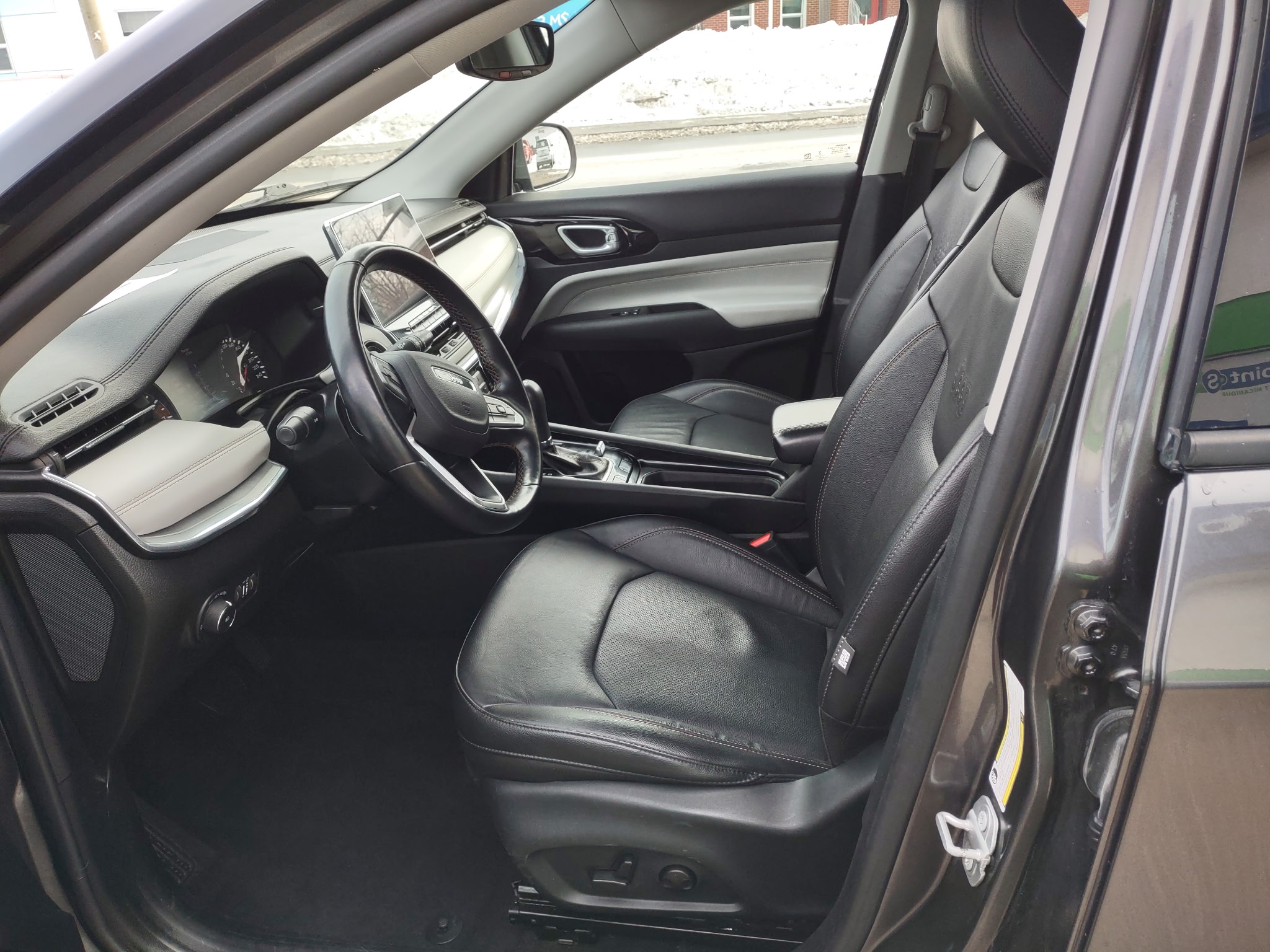 JEEP Compass 2022 - Image 18