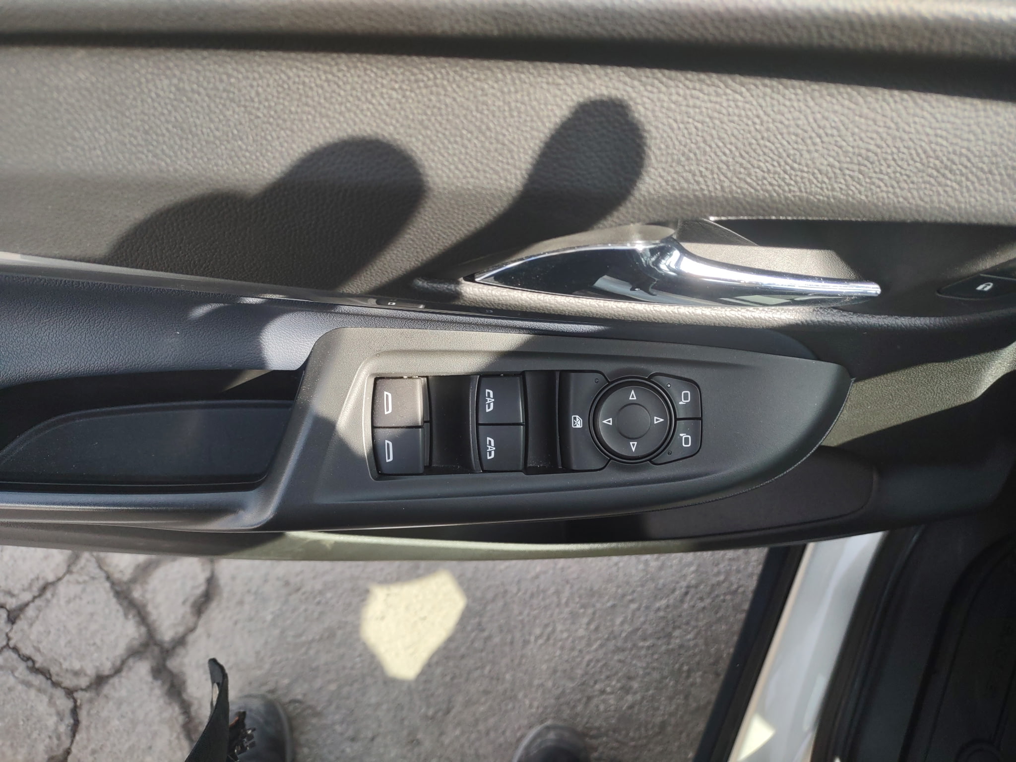 CHEVROLET Bolt EUV 2023 - Image 17