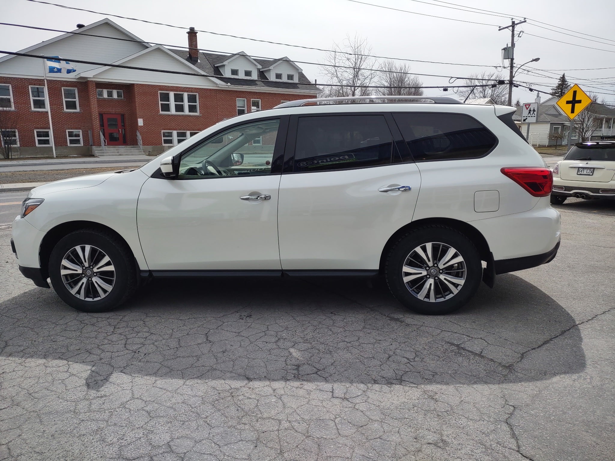 NISSAN Pathfinder 2018 - Image 3