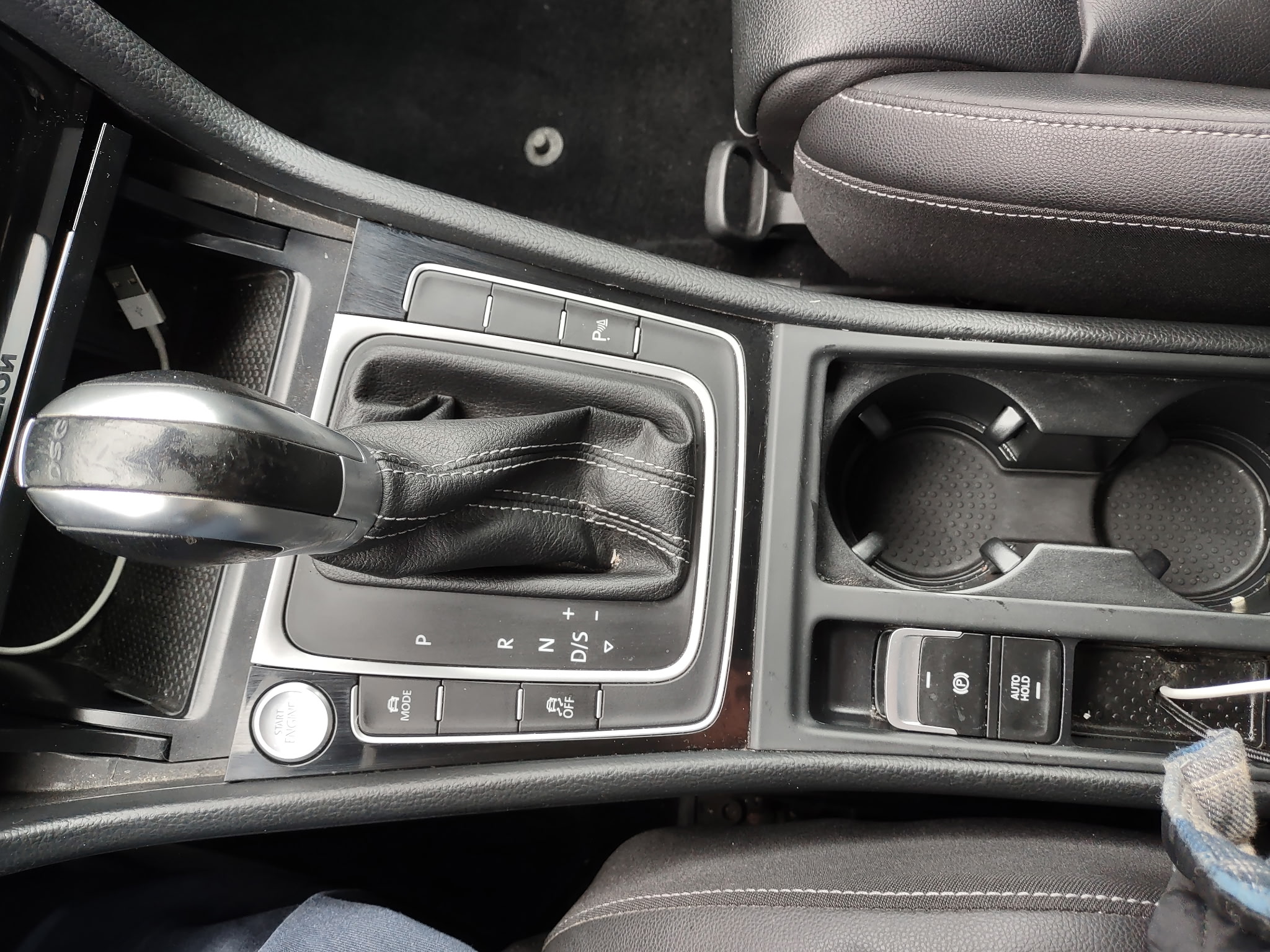 VOLKSWAGEN Golf R 2017 - Image 12