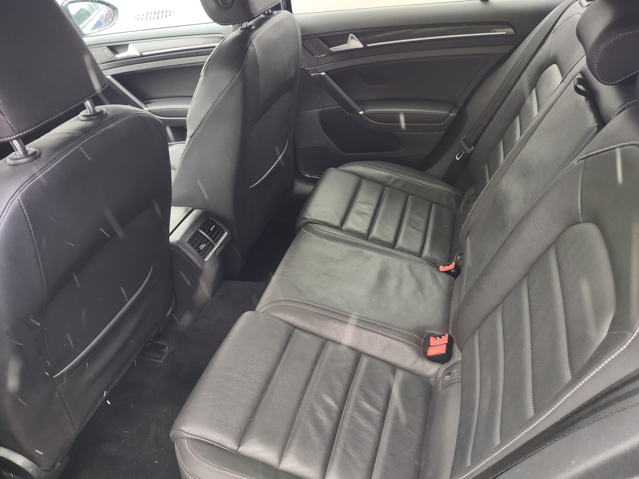 VOLKSWAGEN Golf R 2017 - Image 16