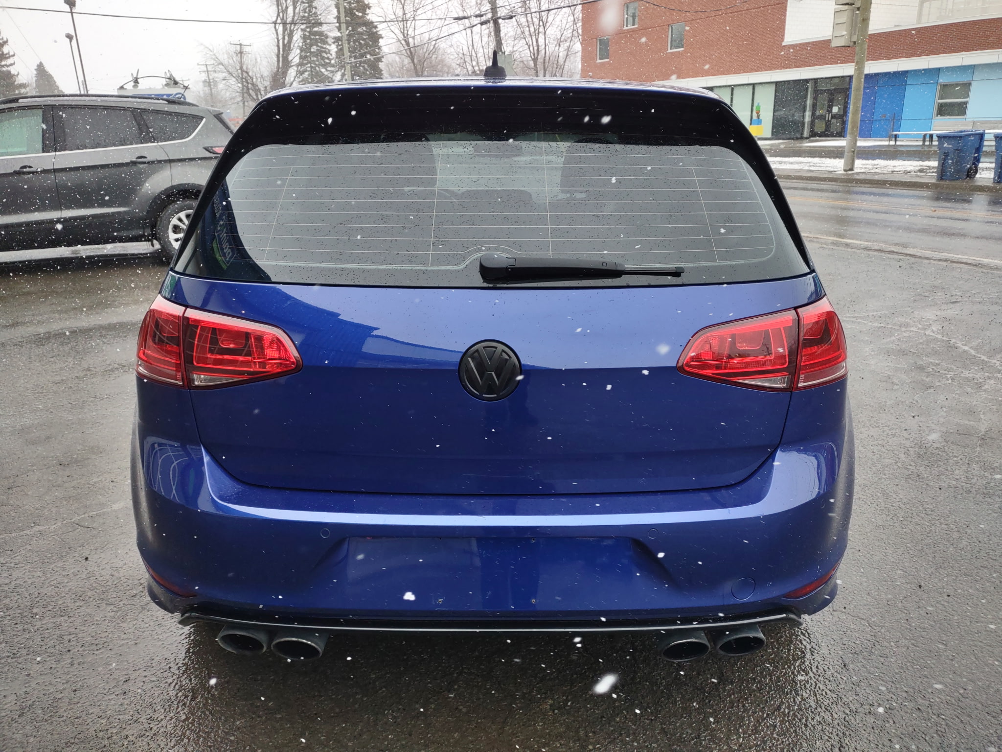 VOLKSWAGEN Golf R 2017 - Image 8
