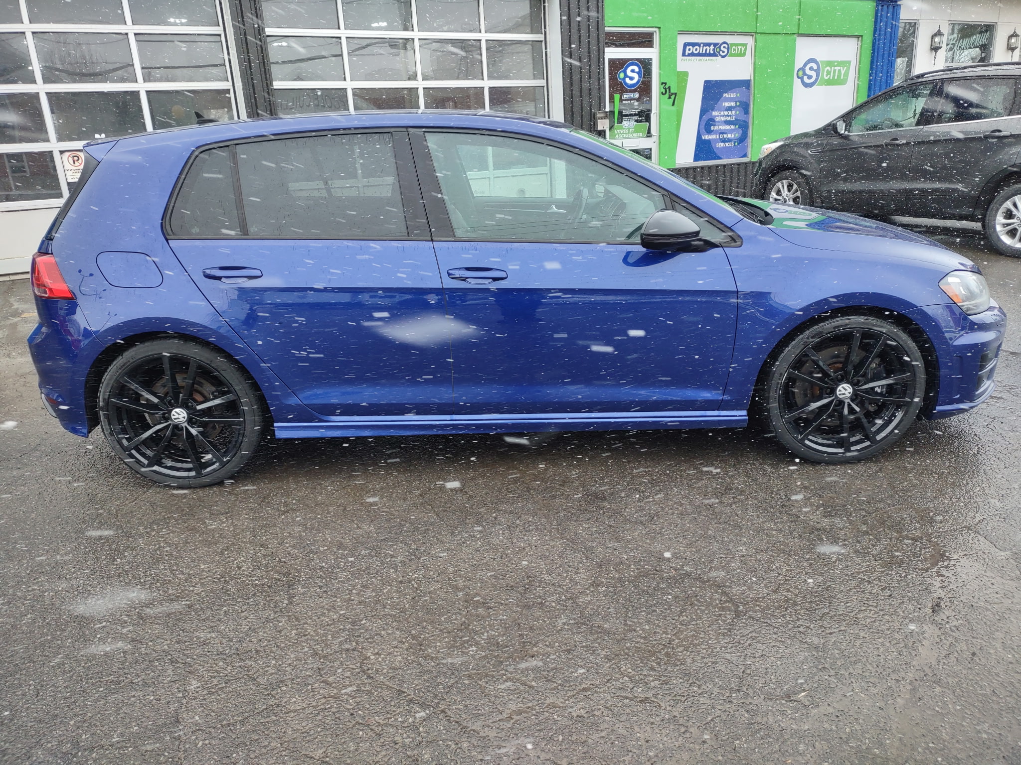 VOLKSWAGEN Golf R 2017 - Image 9