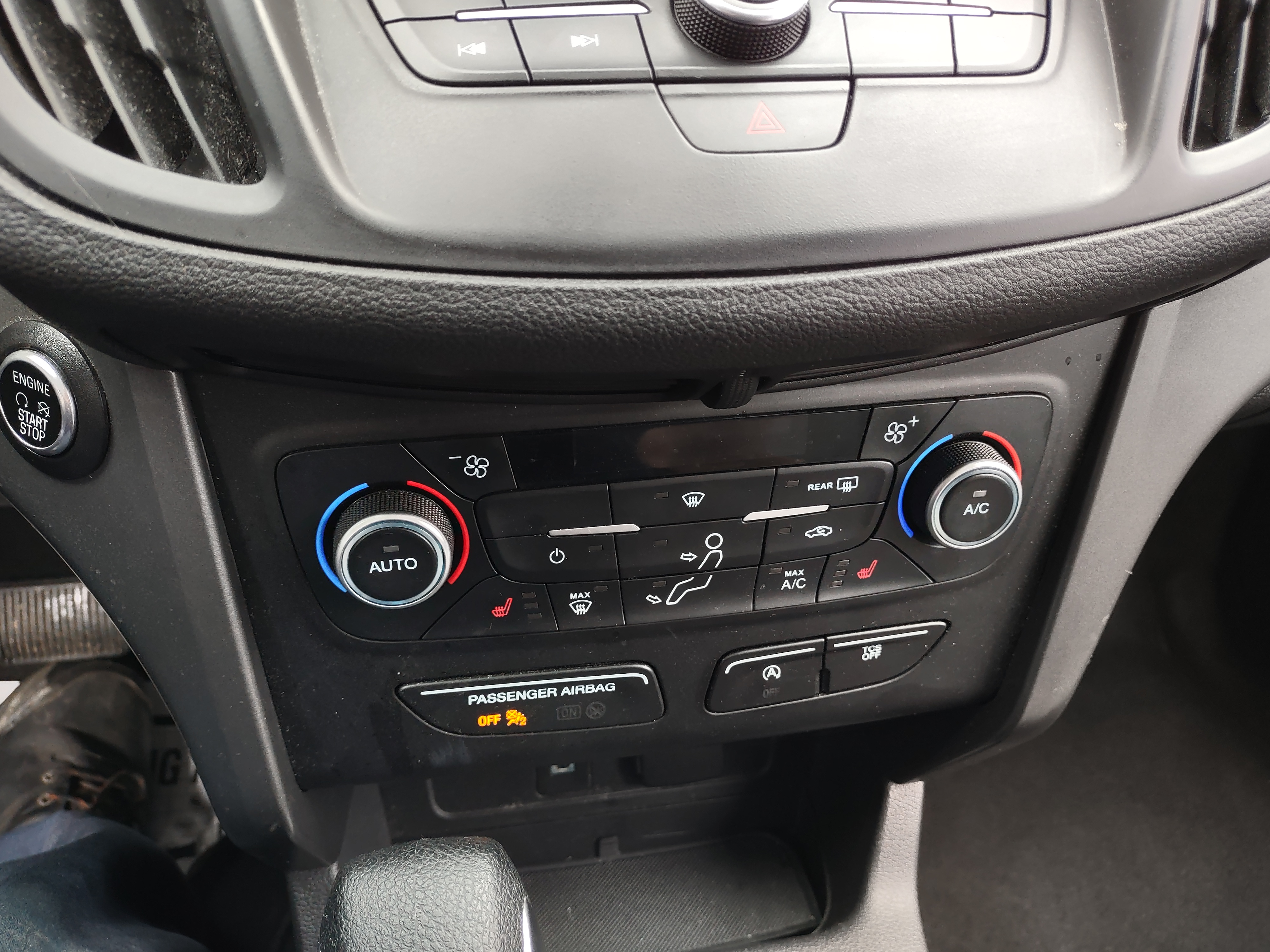 FORD Escape 2019 - Image 17