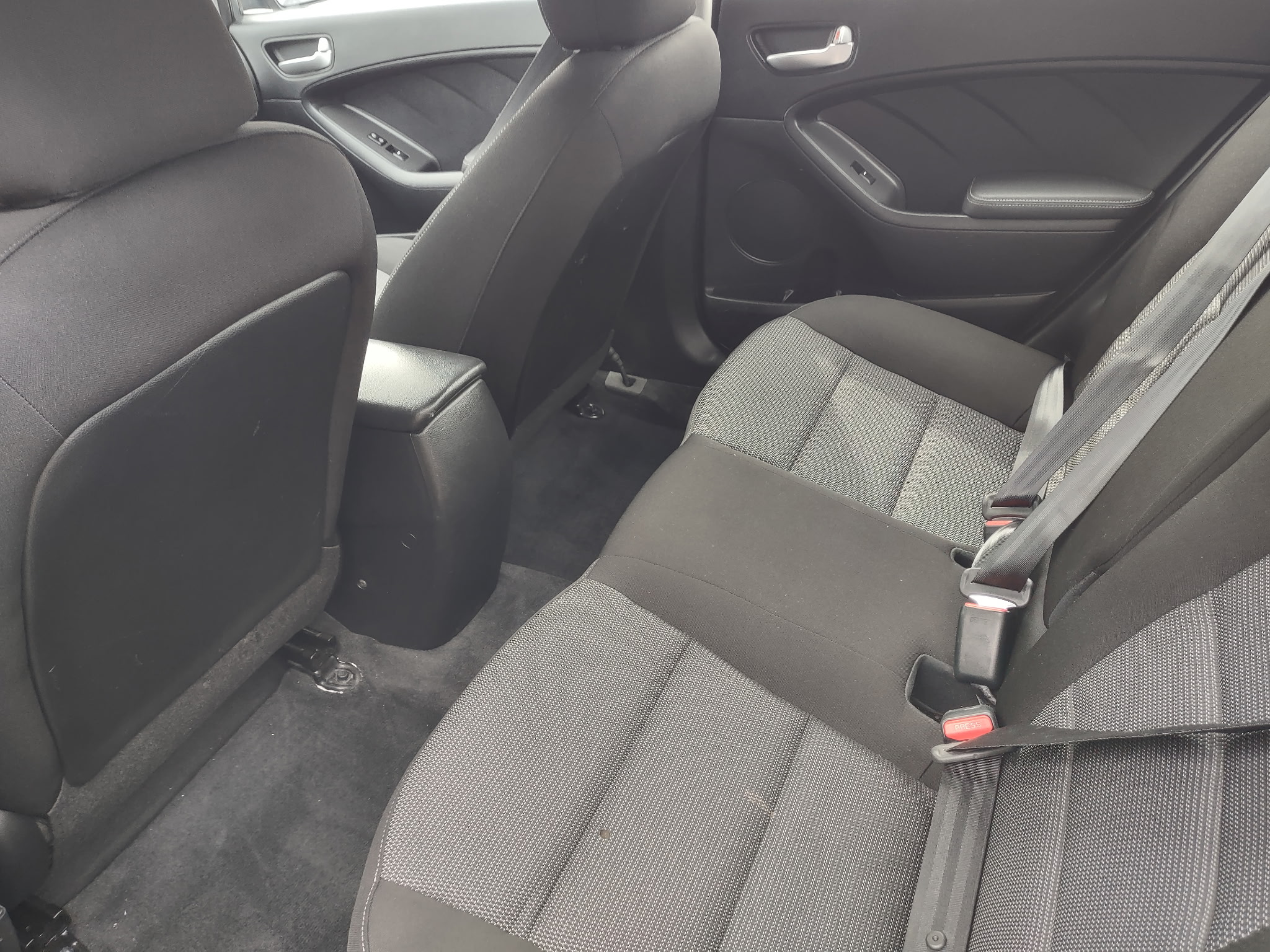 KIA Forte 2017 - Image 8