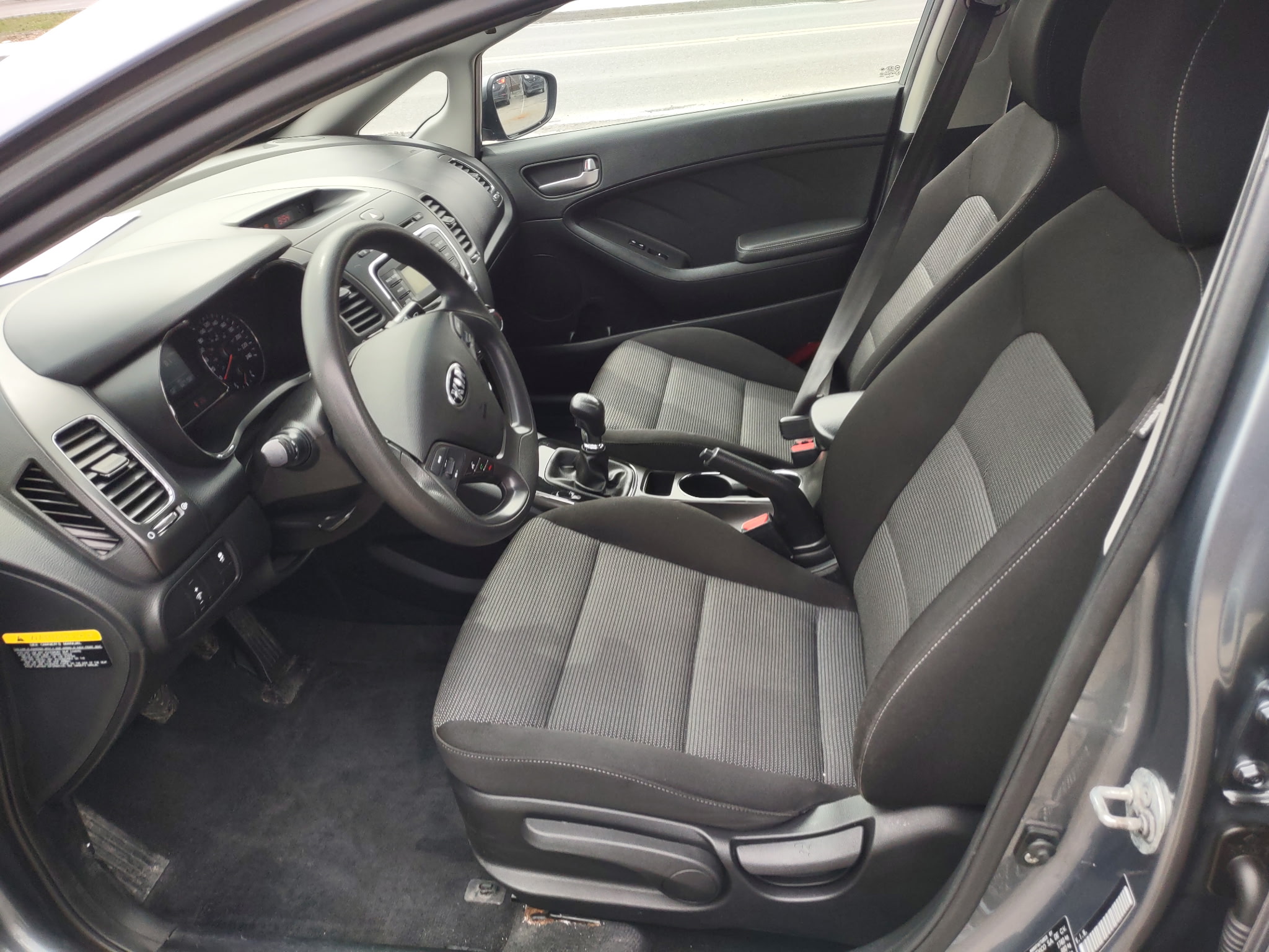 KIA Forte 2017 - Image 10