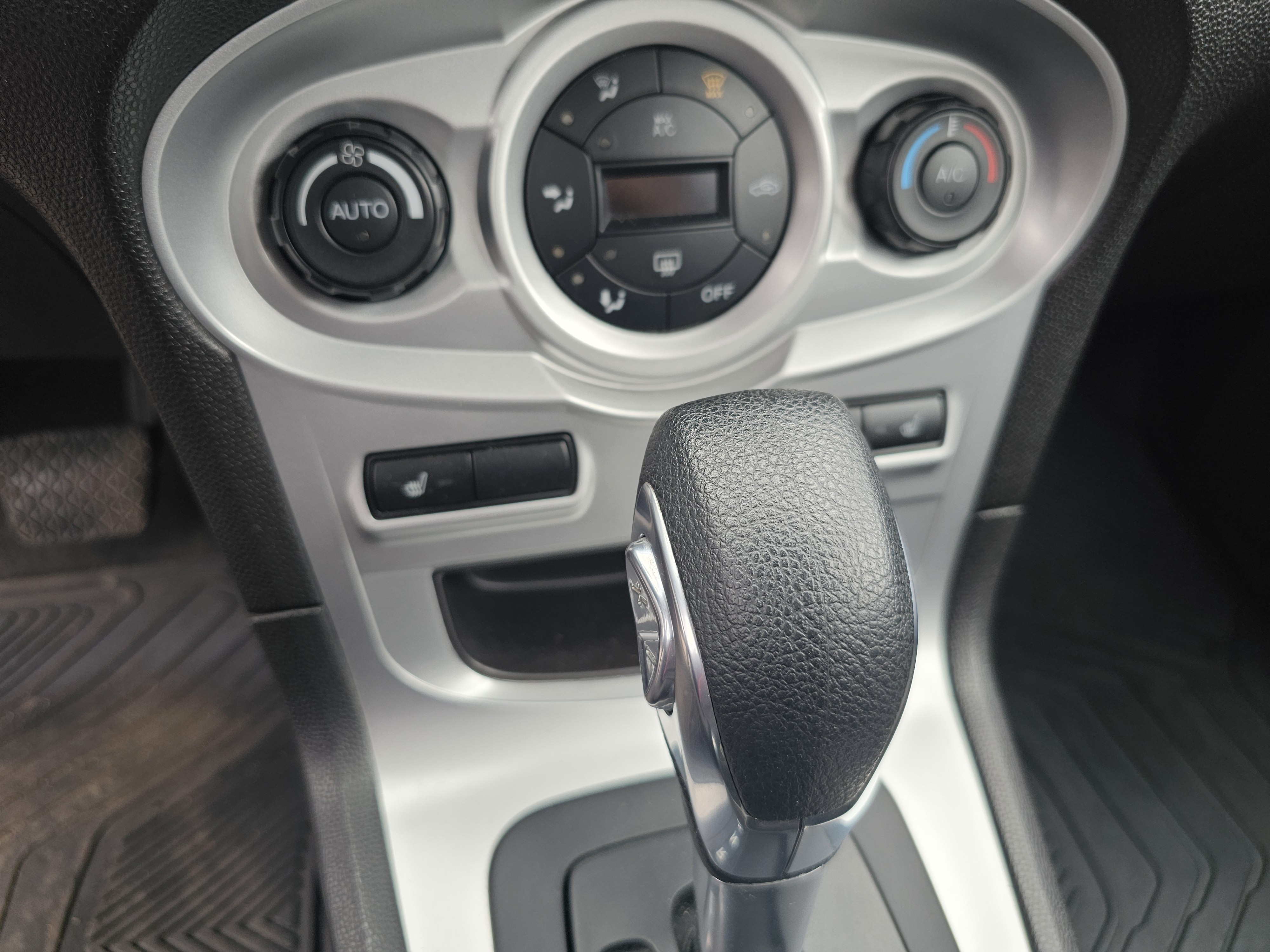 FORD Fiesta 2017 - Image 2